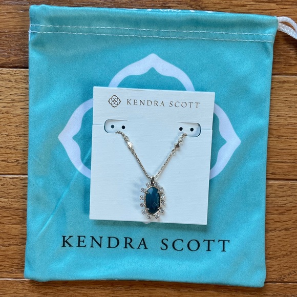 Kendra Scott Jewelry - Kendra Scott Brett Pendant Necklace in Gold and Blue Apatite
